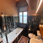 Дом отдыха Suitecastlelakeview 1 *