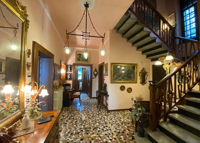 Suitecastlelakeview 1 *